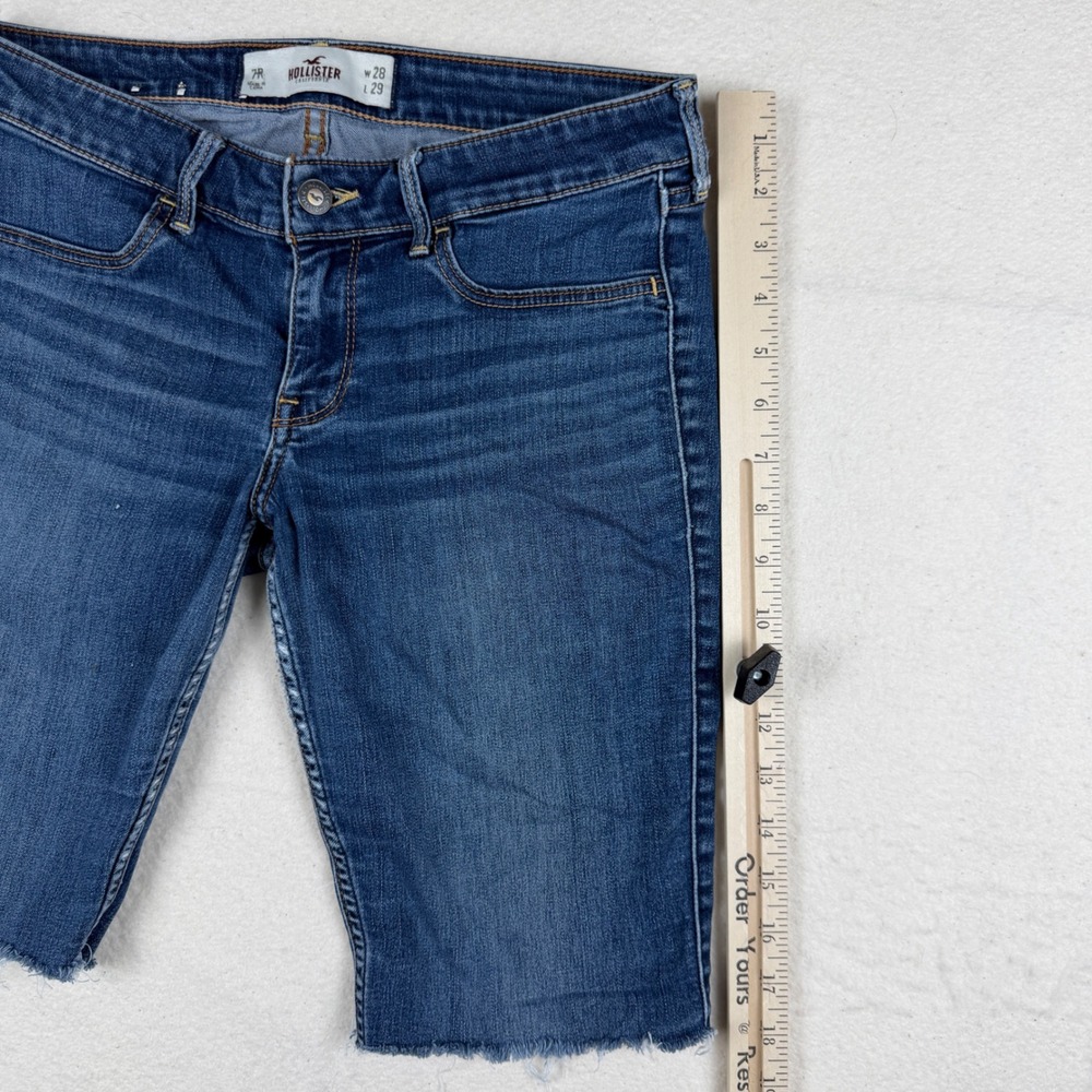 Hollister Womens Medium Wash Raw Hem Denim Bermuda Shorts Size 7R W28 L29 - Picture 3 of 7